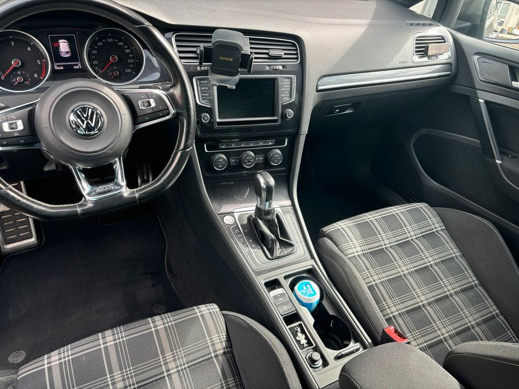 Image of Volkswagen Golf