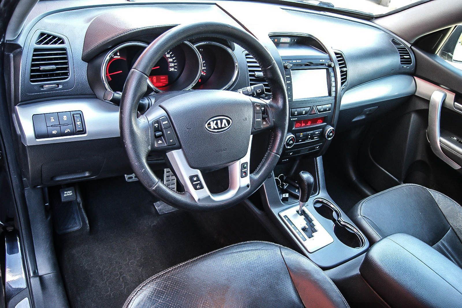 Fahrzeugabbildung Kia Sorento 2.2CRDi Spirit 4WD 7SITZE PANORAMA XENON