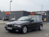 BMW E36 Scheckheftgepflegt HUAU NEU Compact - BMW 316: E36 Compact