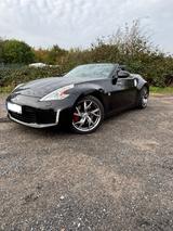 Nissan 370Z Roadster *Akrapovic* *BOSE* *Schalter* - Nissan 370Z: Roadster