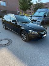 Mercedes-Benz C 220 d 4MATIC T AVANTGARDE Autom. AVANTGARDE - Cars in München: Auto