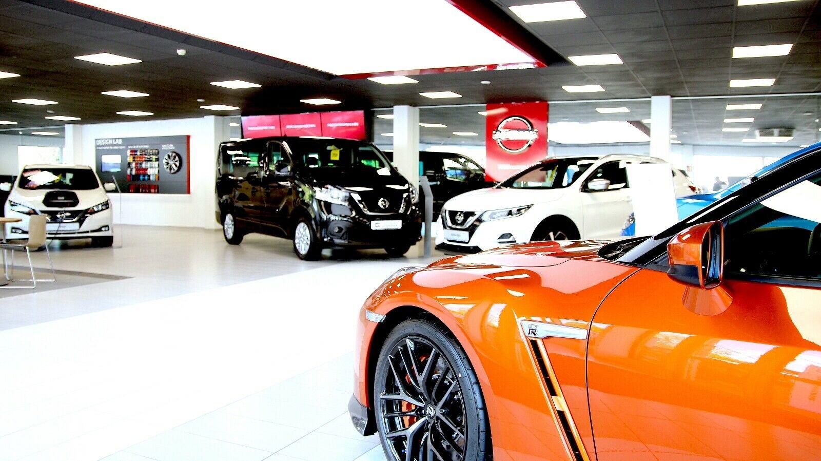 showroom-image-top