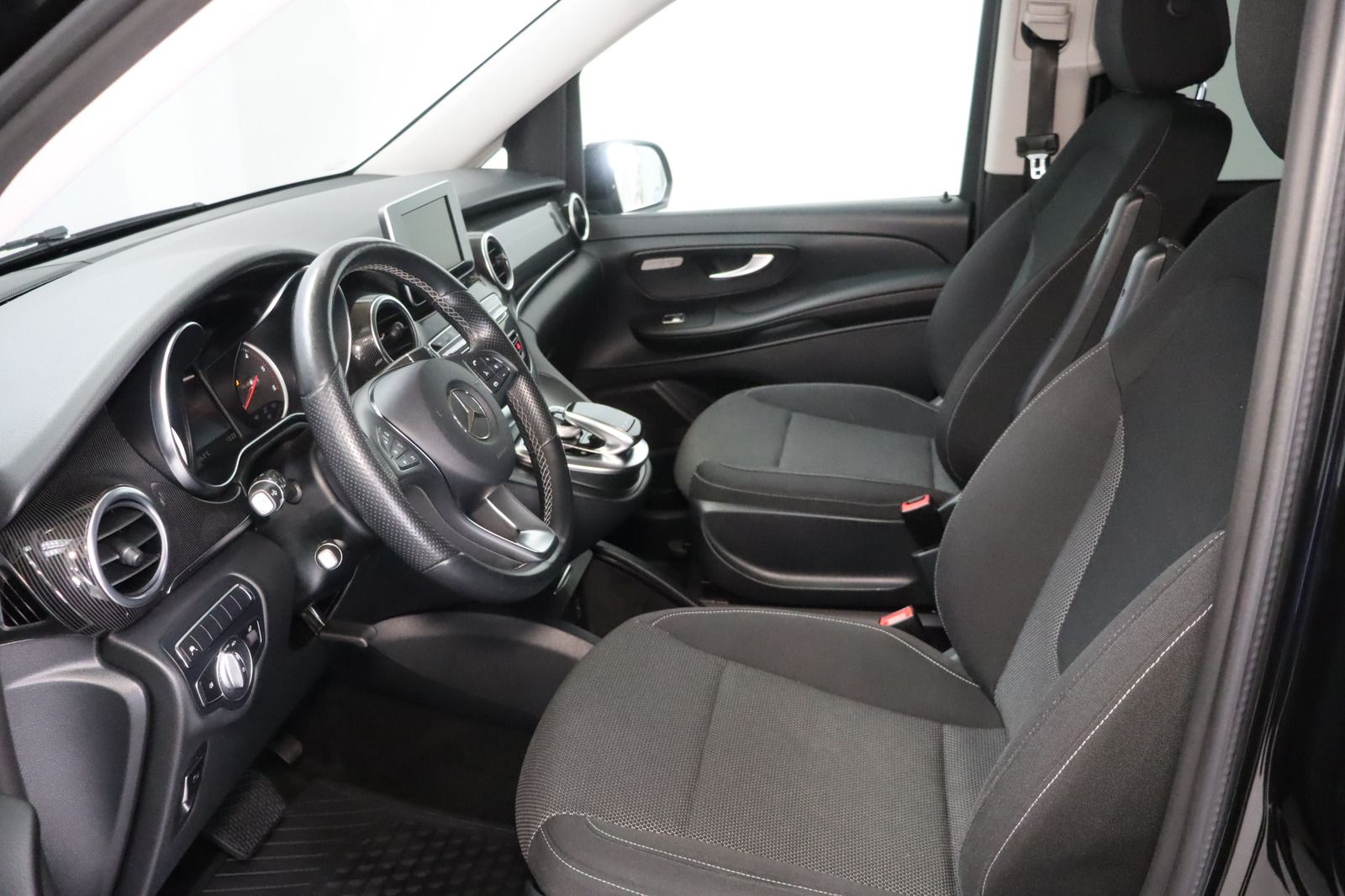 Fahrzeugabbildung Mercedes-Benz V 220 CDI/d EDITION lang * 7-Sitze * LED * ILS
