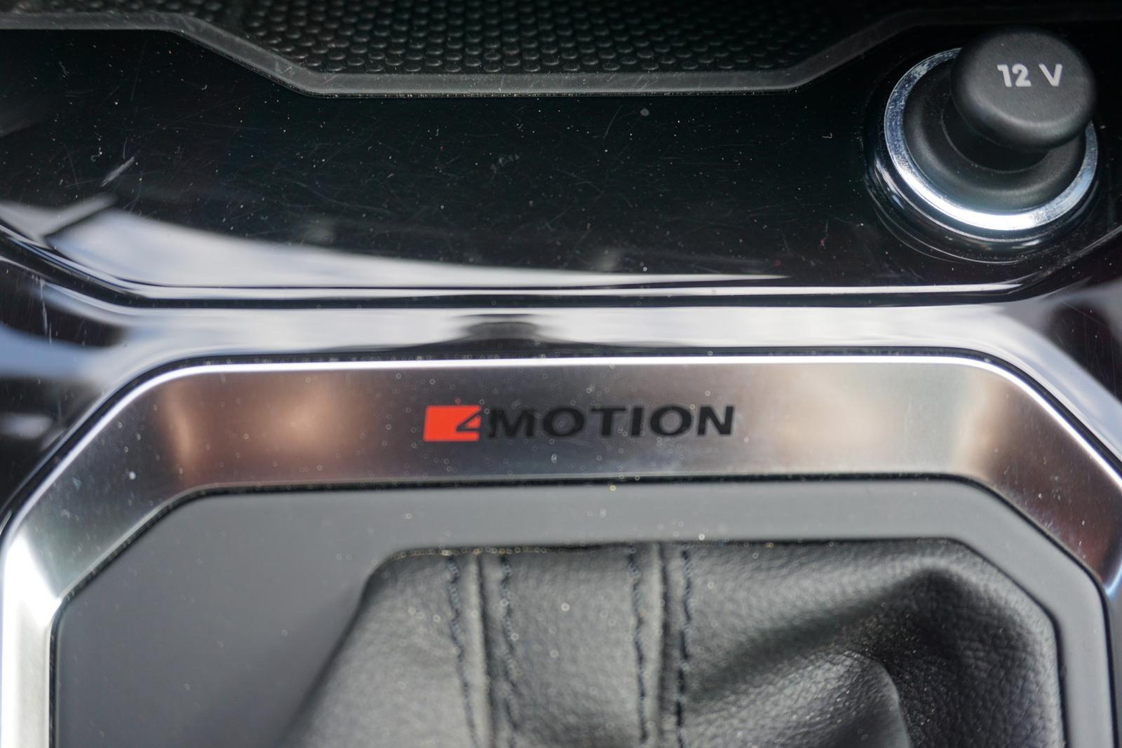 Volkswagen T-Roc 2.0 TSI Sport 4Motion DSG LED Navi Kamera