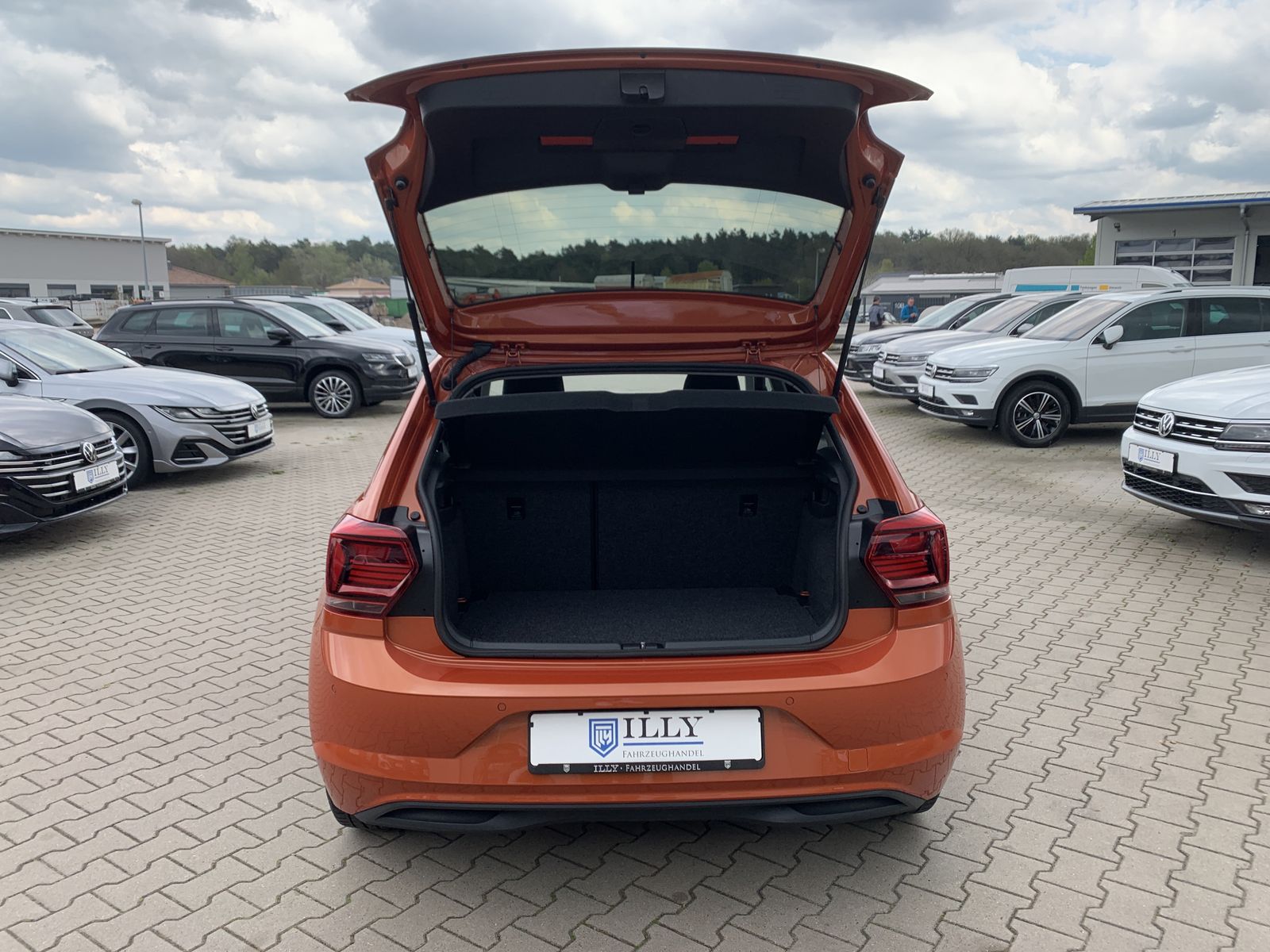 Fahrzeugabbildung Volkswagen Polo 1.0 TGI*Highline*Navi*Cam*ACC*SHZ*MFL*