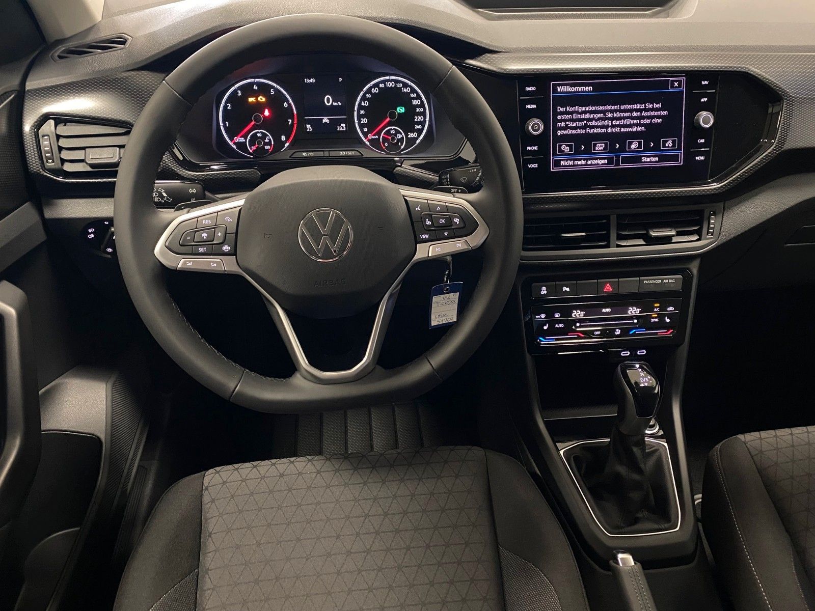 Fahrzeugabbildung Volkswagen T-Cross 1.0 TSI DSG Life+GARANTIE+ACC+16"ALU++++