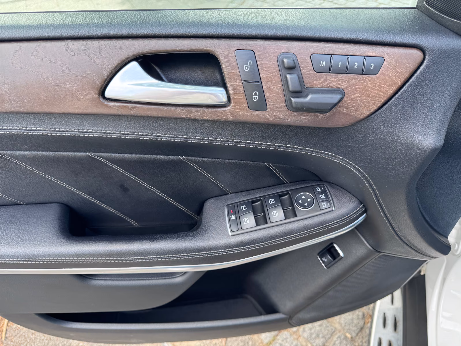 MERCEDES-BENZ GL 500 - 7 places