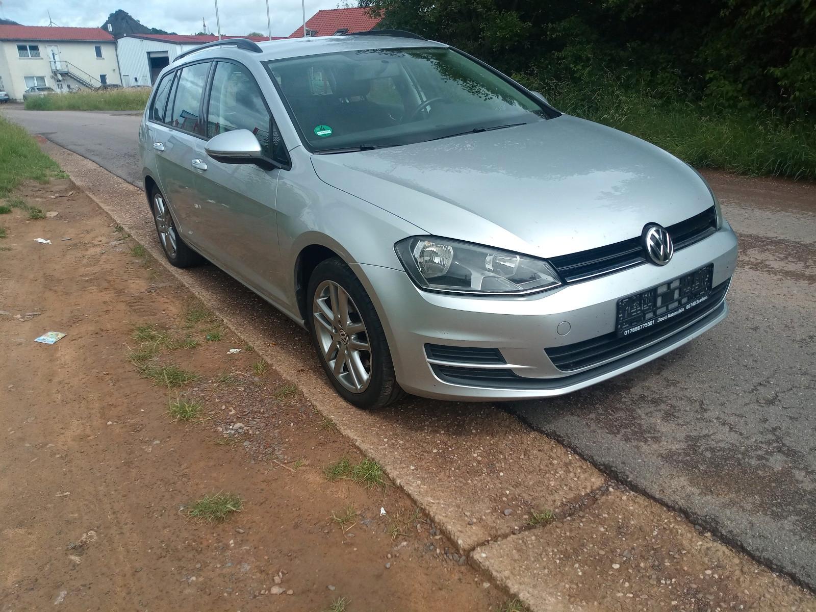 Volkswagen Golf 2015 — rear view
