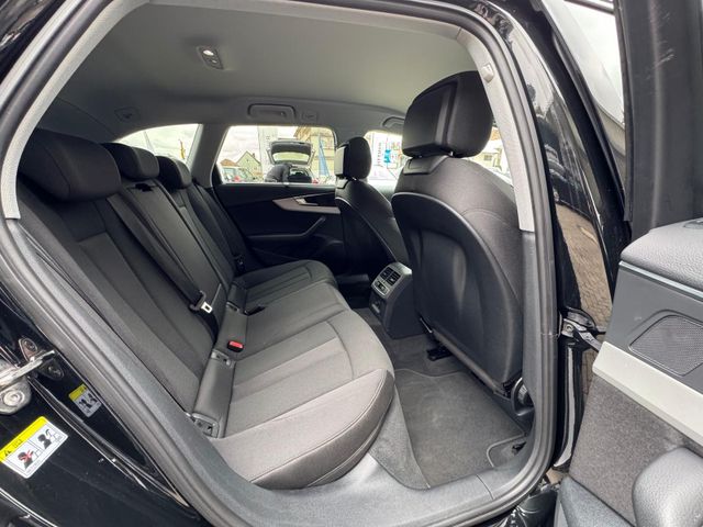 A4 Avant 35 TFSI S-tronic S-LINE 150PS ACC/NAV