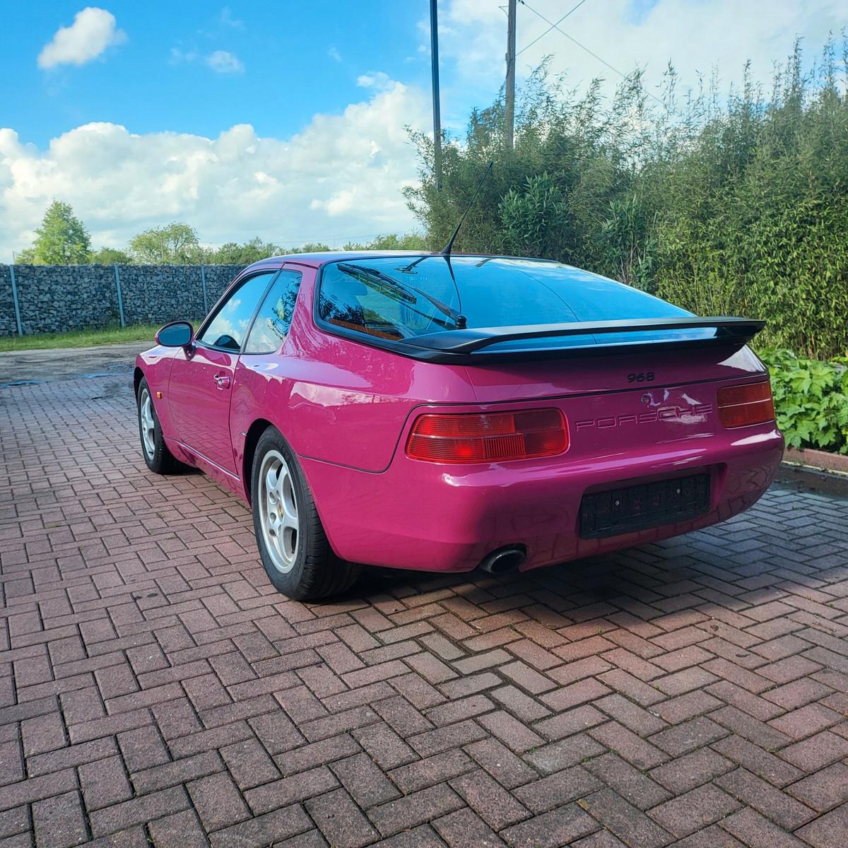 Porsche 968 in Sternrubin/Schwarz extrem selten TOP 