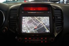 KIA Venga 1.6 Platinum Edition AUT-PANODACH-NAVI-AHK