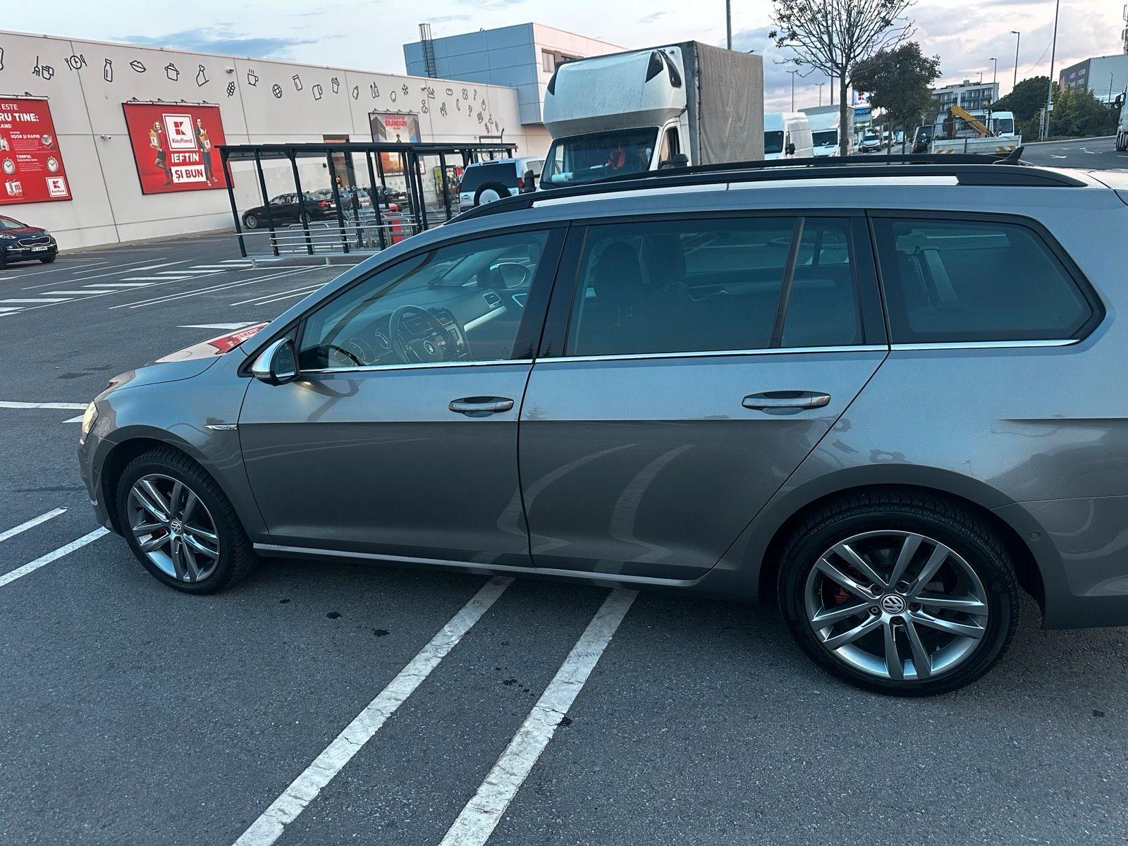 Volkswagen Golf 2014 — interior