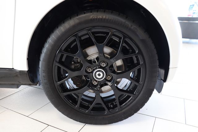 Fahrzeugabbildung Smart ForTwo Cabrio|AUT.|NAVI|LEDER|SHZ|JBL|LED