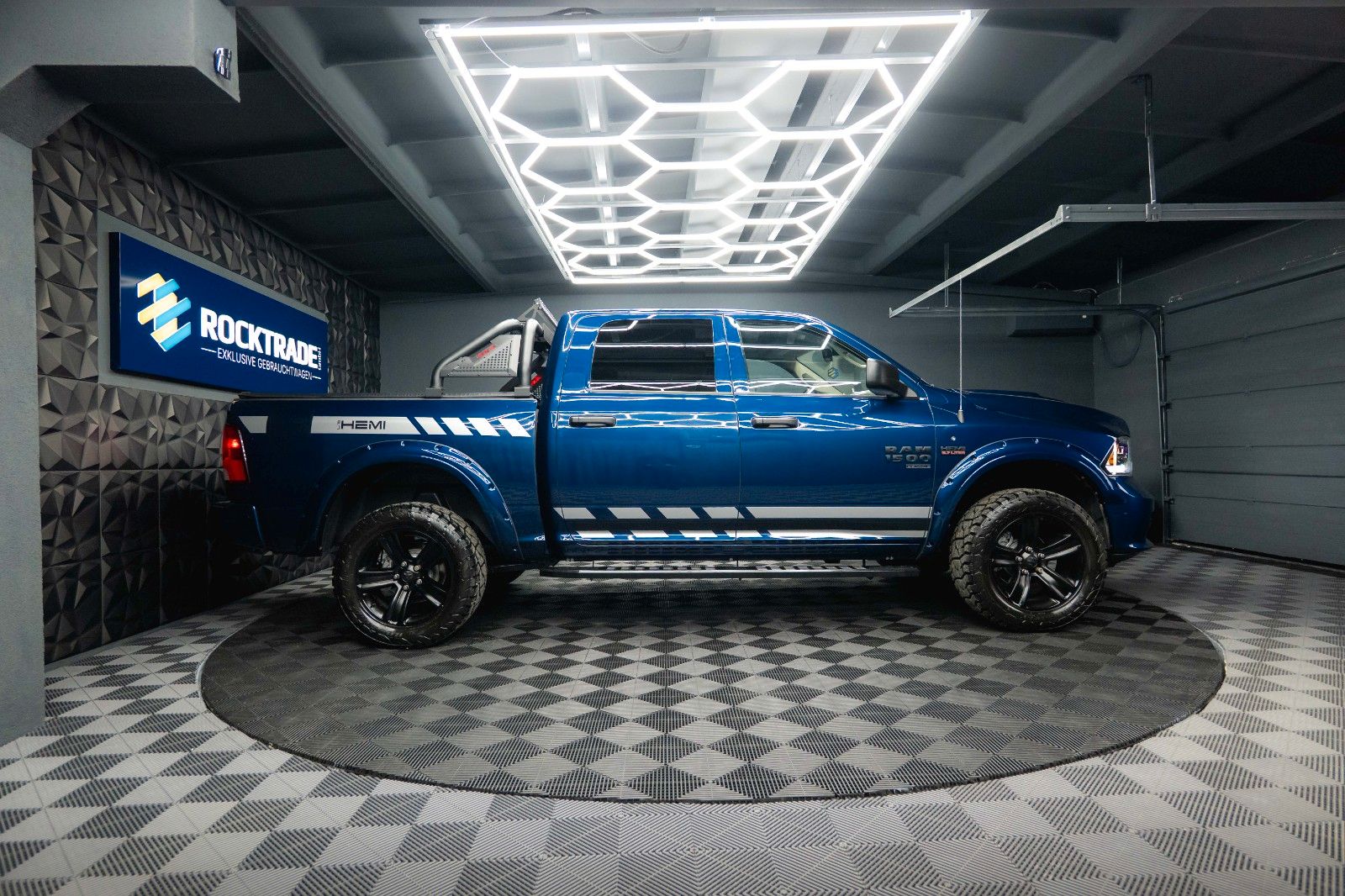 Fahrzeugabbildung Dodge RAM 5.7 V8 HEMI 4x4 OFFROAD Night-Paket *LED*AHK