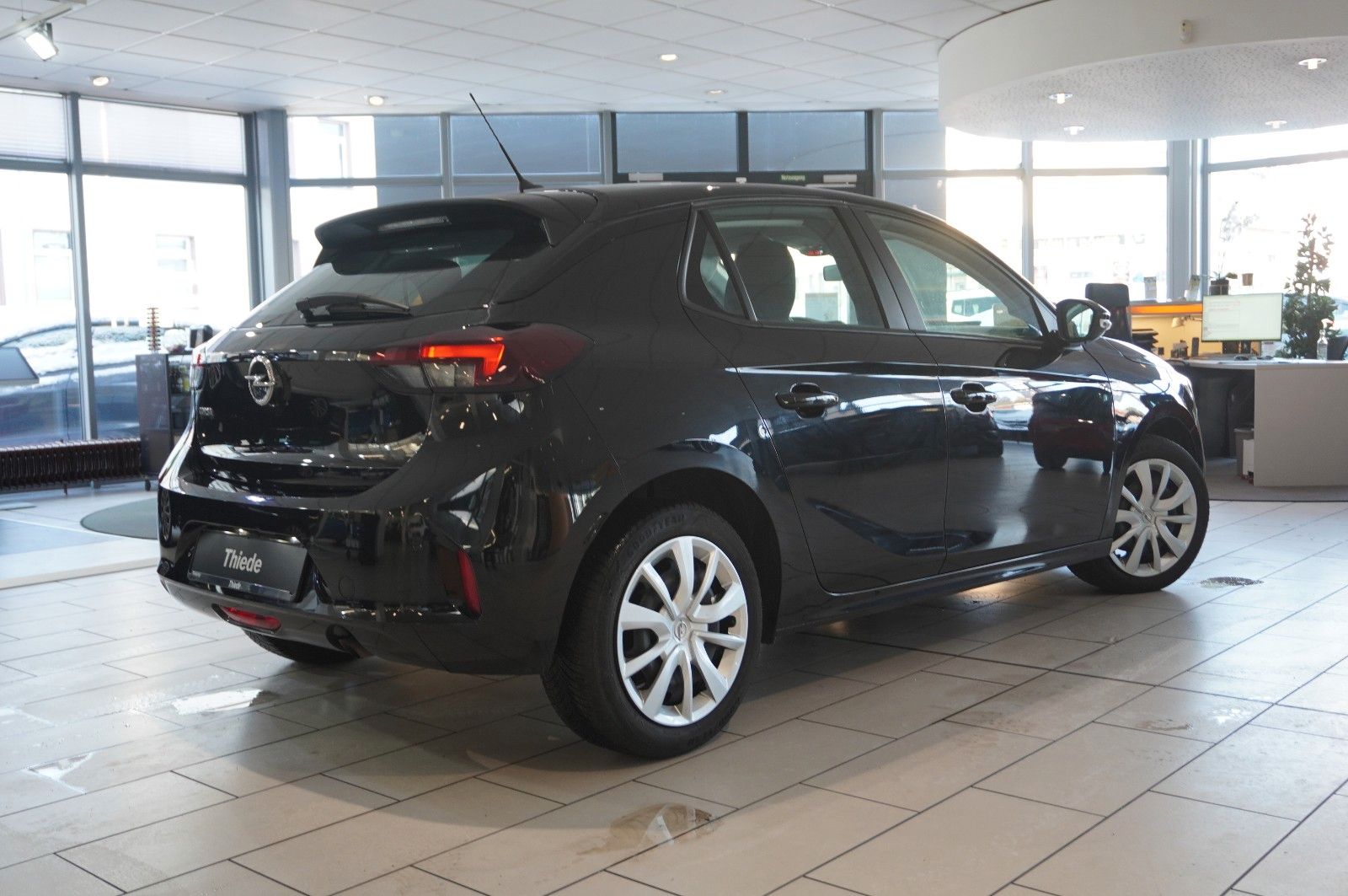 Fahrzeugabbildung Opel Corsa F 1.2 EDITION NAVI/SHZ/SPORT/PDC/TEMP./DAB