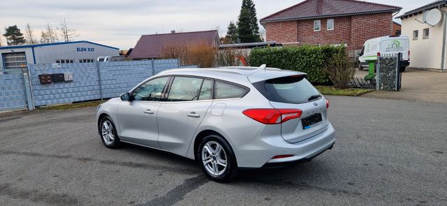 Ford Focus Turnier Cool & Connect 1 Hand Autom. Kamer