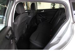 Fahrzeugabbildung Ford Focus Cool & Connect,8-Gang Automatic,Top