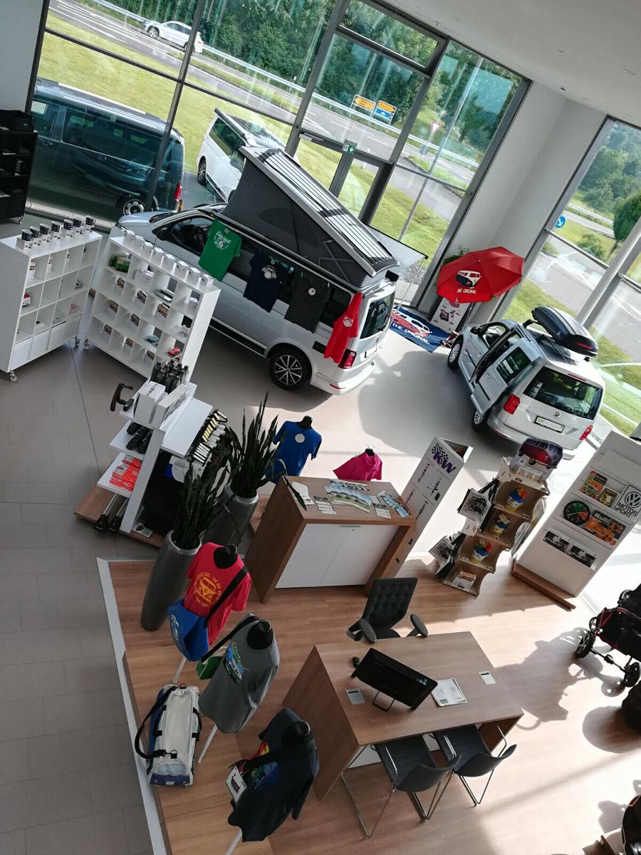 showroom-image-top