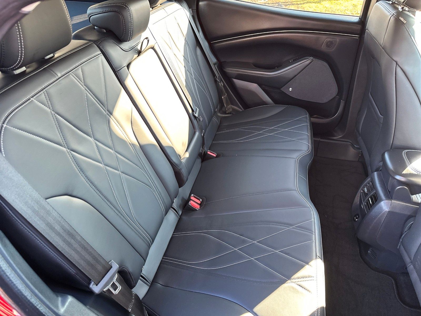 Fahrzeugabbildung Ford Mustang Mach-E Basis, TECHNOLOGIE-PAKET