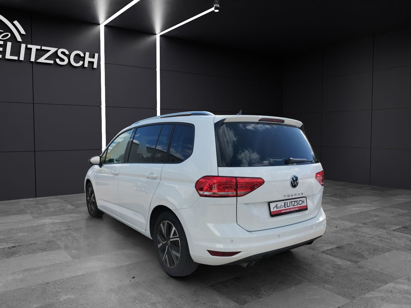 Fahrzeugabbildung Volkswagen Touran Move TDI DSG 7-Sitzer Matrix ACC 17" SHZ