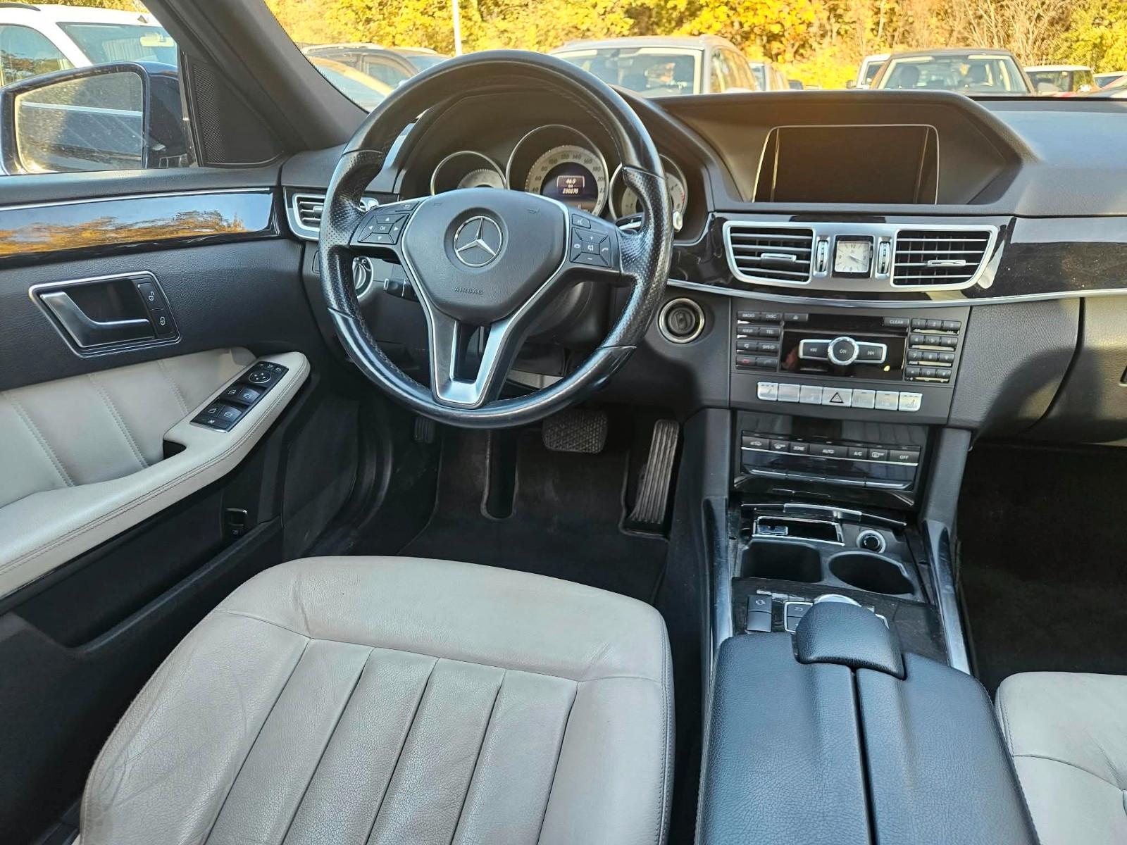Mercedes-Benz E220 2013 — photo 13