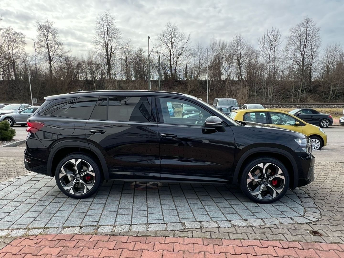 Kodiaq RS TSI 4X4DSG Leder*HUD*AHK*CANTON*Sthzg!