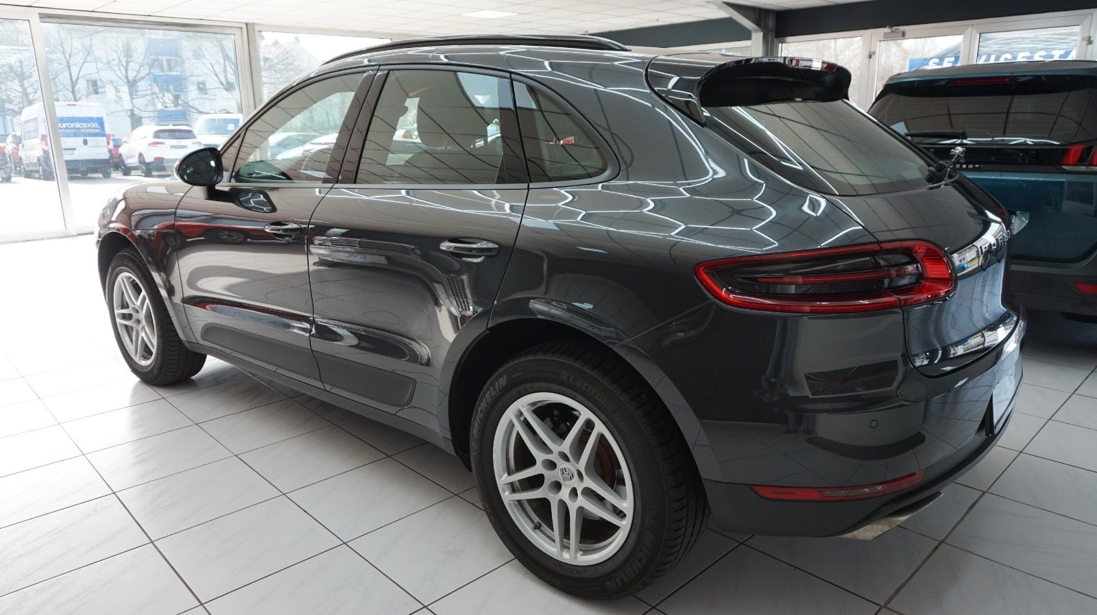 Fahrzeugabbildung Porsche Macan 1 Vorbesitzer Scheckheft gepflegt Tüv neu