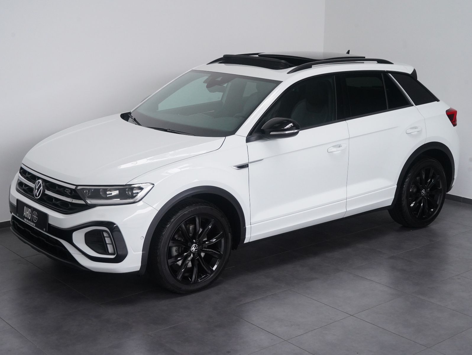 Fahrzeugabbildung Volkswagen T-Roc 2.0 TSI DSG 4Motion R-Line BLACKSTYLE PANO