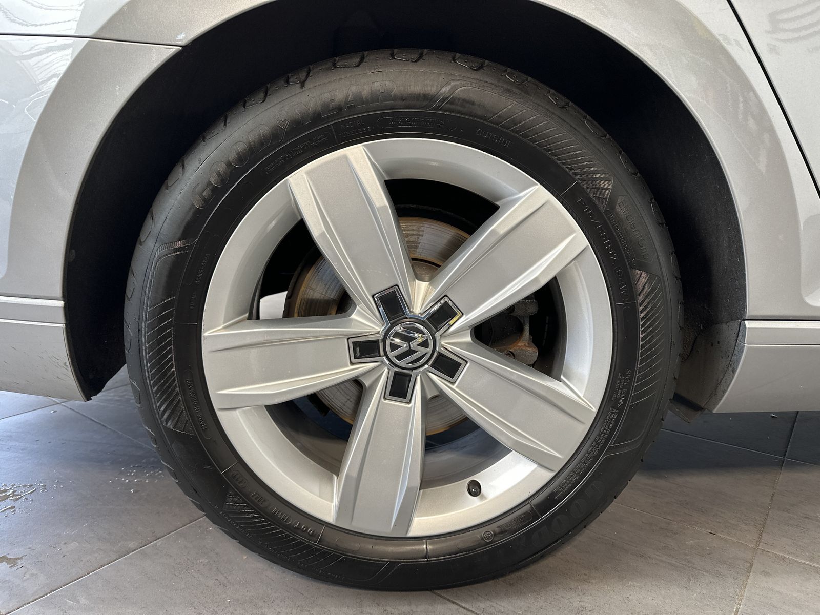 Fahrzeugabbildung Volkswagen Passat Variant 2.0 TDI DSG Business NAV+LED+ACC