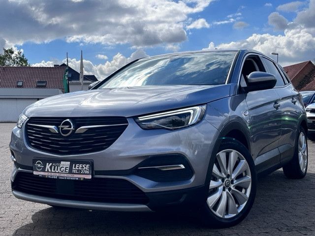 Ein Opel Grandland X der zum Leasing angeboten wird.