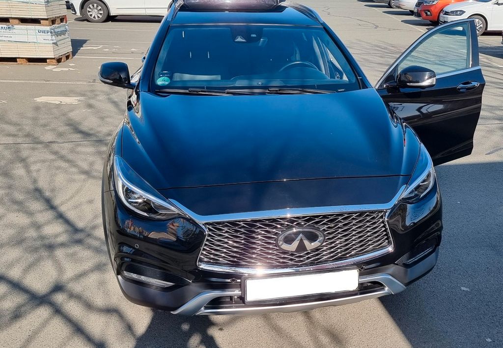 Image of Infiniti QX30