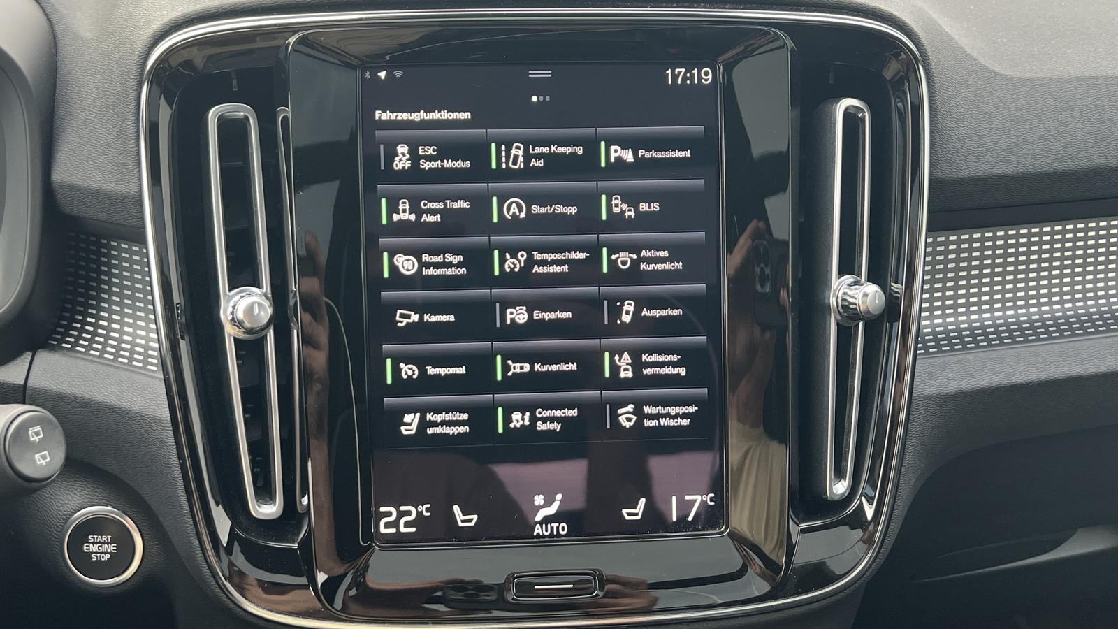 Volvo XC40 R Design AWD/ Pano/ AHK/ 360°/ BLIS/ HK