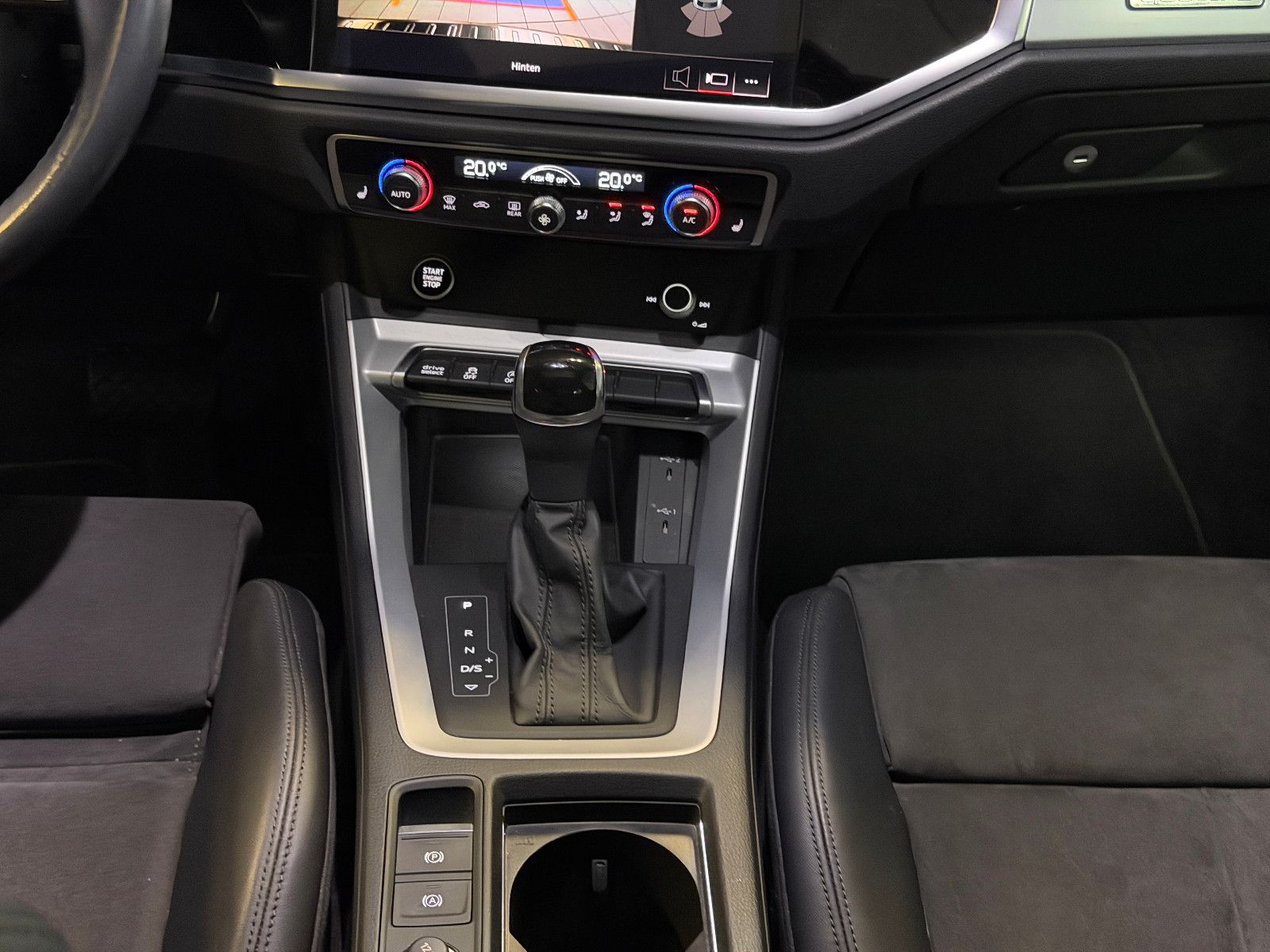 Fahrzeugabbildung Audi Q3 Sportback 45 TFSI quattro S line/PANORAMA/