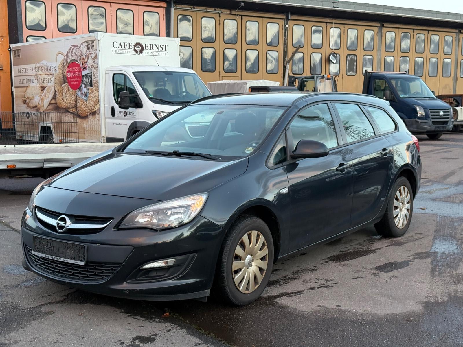 Opel Astra 2015 — interior