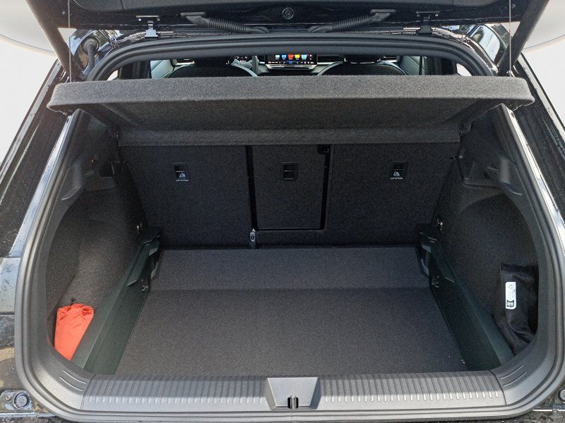 Fahrzeugabbildung Volkswagen T-Roc 1.5 eTSI R-Line DSG Black Style