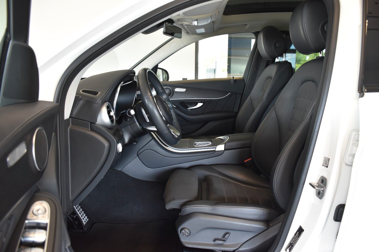 Mercedes-Benz GLC 300 de 4Matic 9G AMG LINE PANO AHK LED NIGHT foto 12