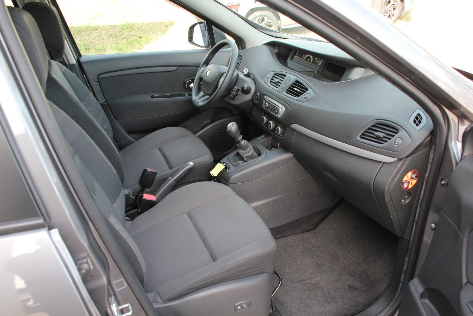 Fahrzeugabbildung Renault Scenic III TomTom Edition
