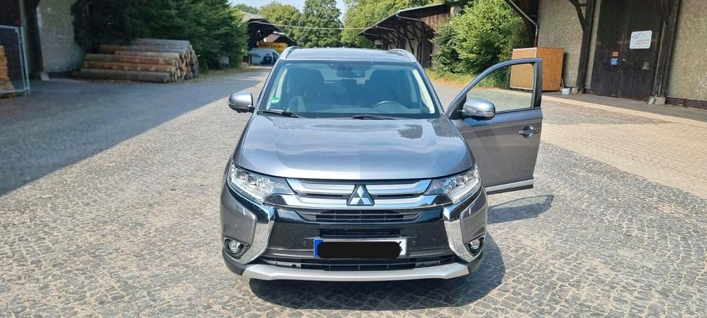 Image of Mitsubishi Outlander