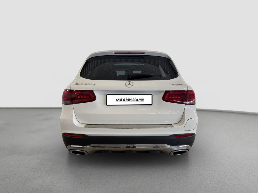 Fahrzeugabbildung Mercedes-Benz GLC 300 e 4MATIC AMG innen*OFF-ROAD aussen*LED