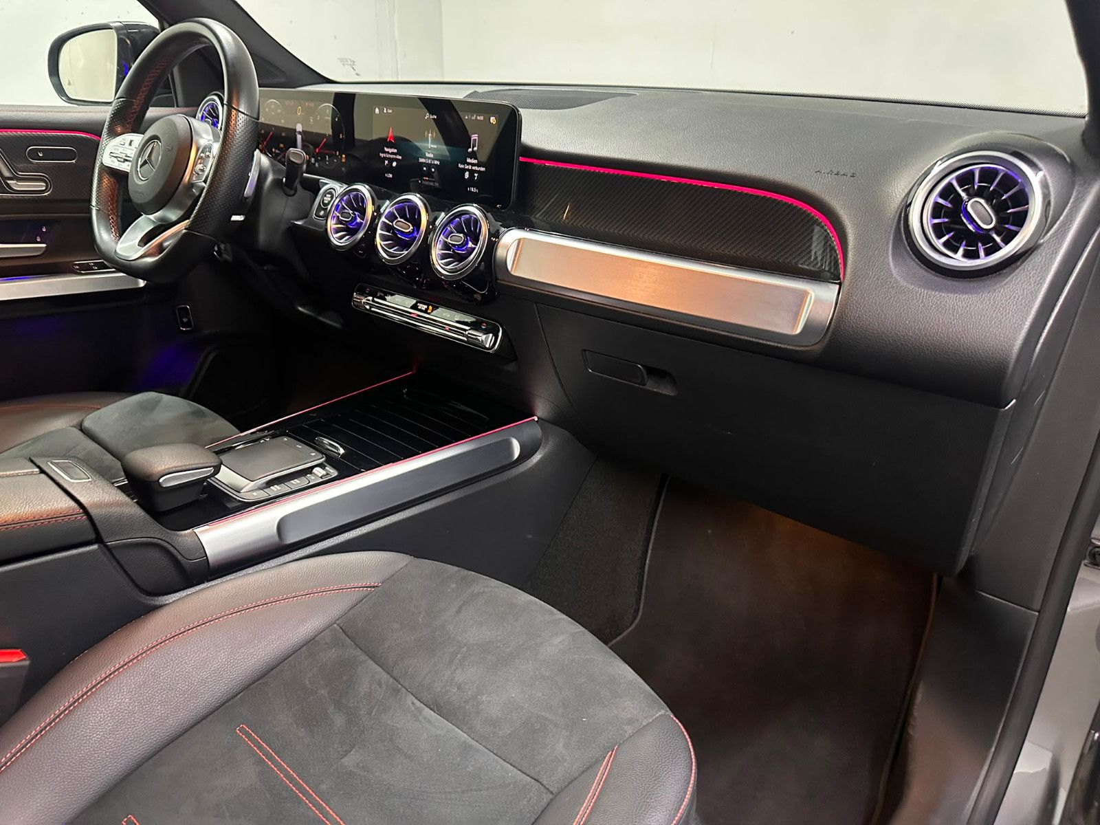 Fahrzeugabbildung Mercedes-Benz GLB 180 d *AMG-LINE*NIGHT*DISTRO*AHK*KAMERA*LED*