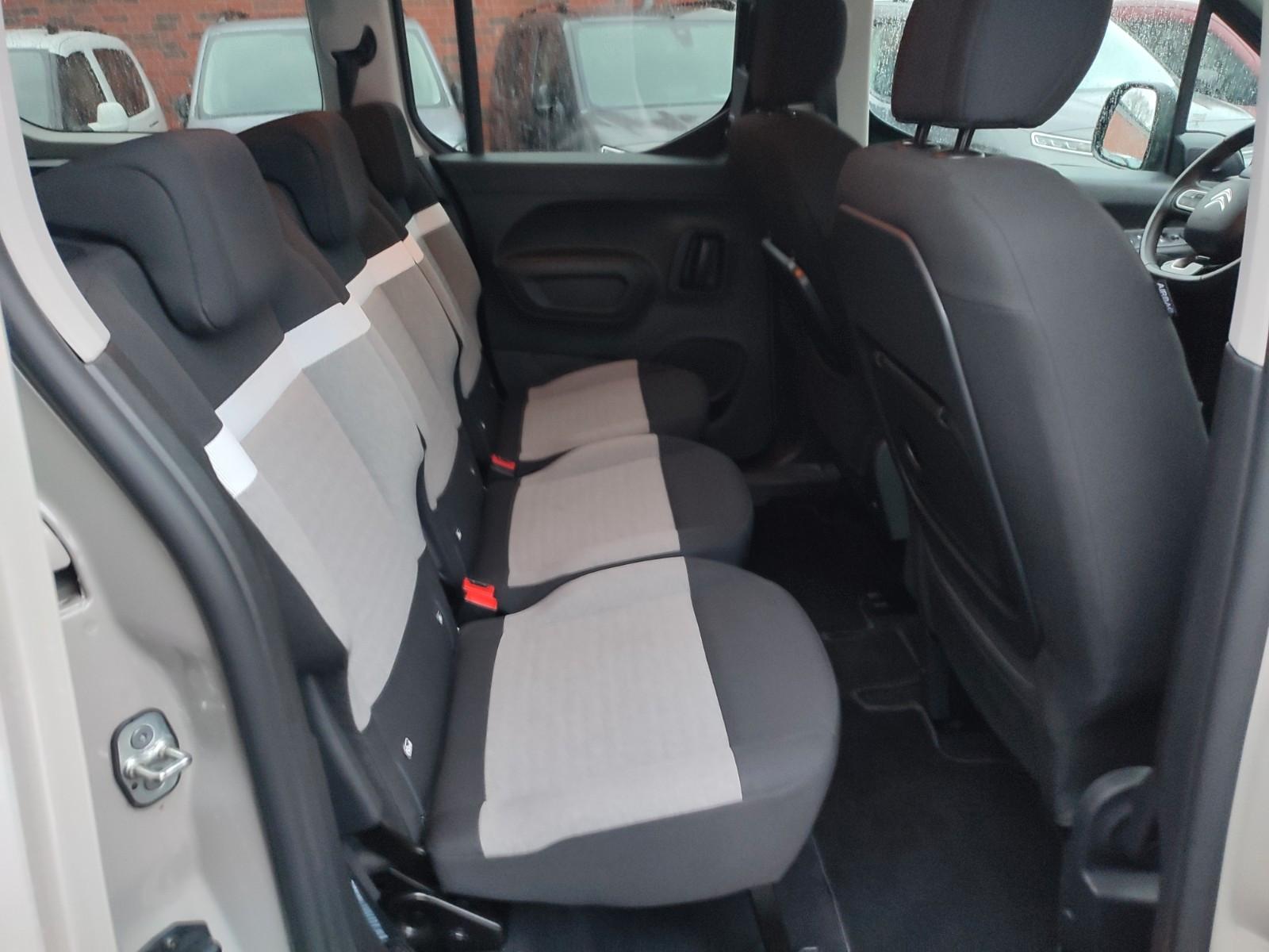 Citroën Berlingo  130  XL  7-Sitze EAT8 Kamera/Alu