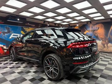 Audi Q8 - 6