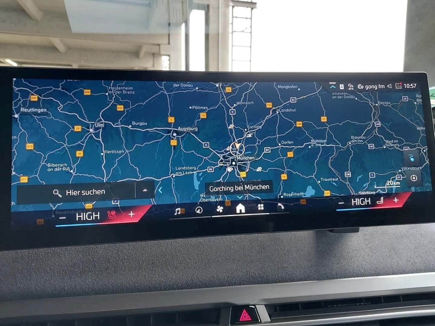 Fahrzeugeinzelansicht 11 Fahrzeugabbildung BMW iX xDrive60 |M Sportpaket| B&W| Panorama-Glasdac