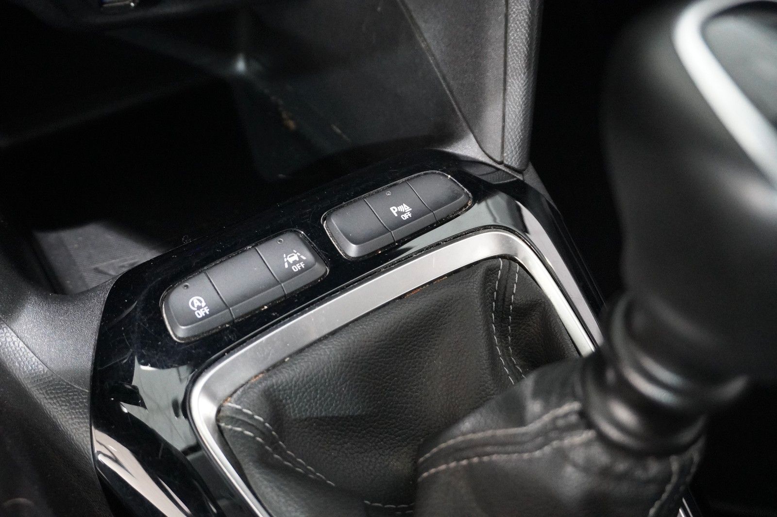 Fahrzeugabbildung Opel Corsa F 1.2 EDITION KLIMA/SHZ/PDC/SPORT/TEMP.