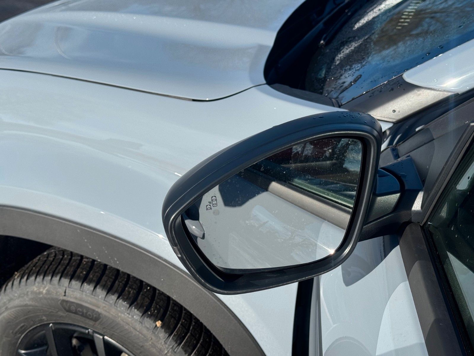 Fahrzeugabbildung Jeep Avenger Sitzheizung LED PDC adap. Tempomat