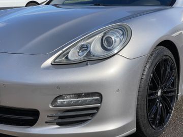 Porsche Panamera - 12