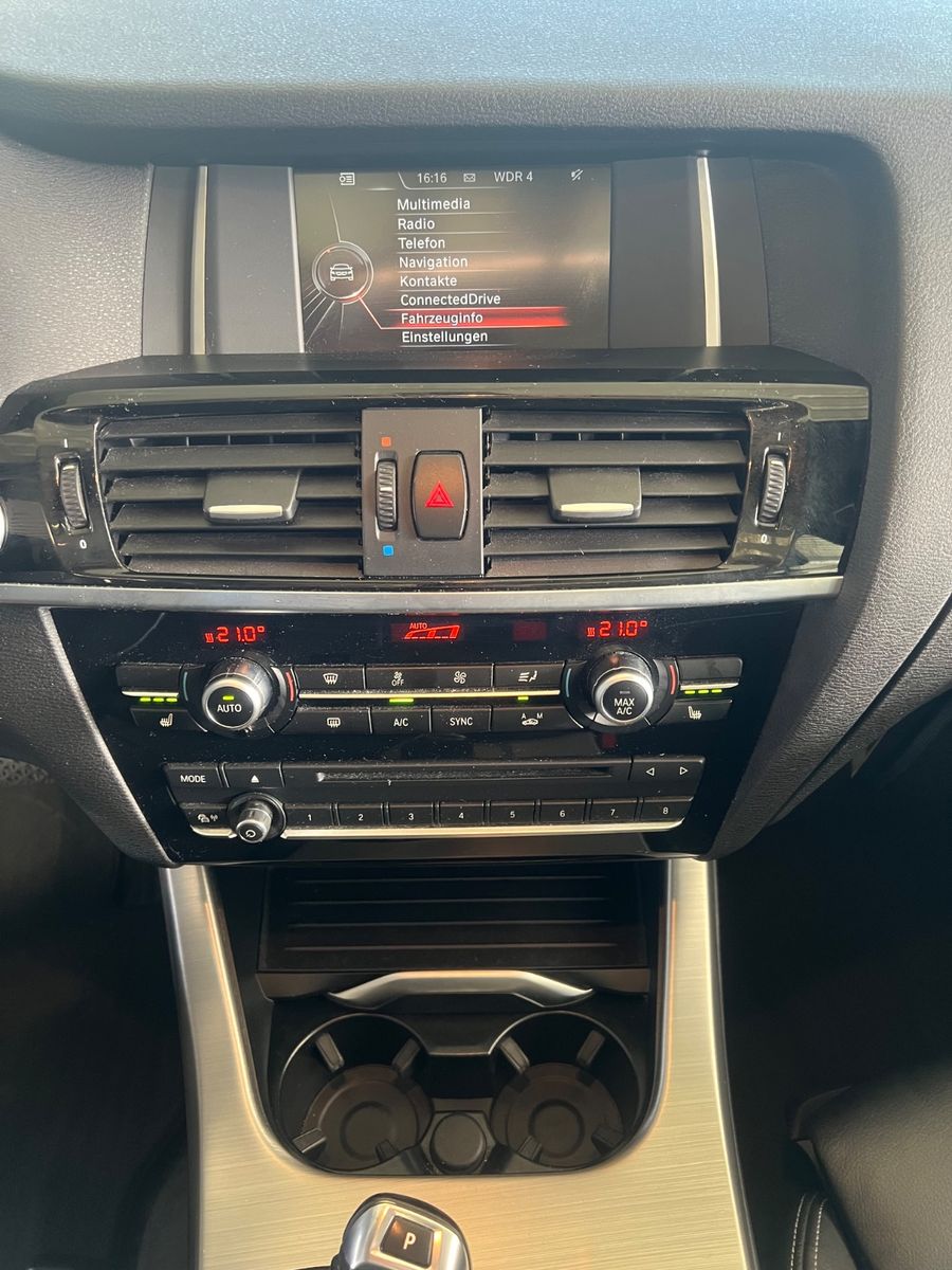 Fahrzeugabbildung BMW X3 xDrive 20 d M Sport Paket *PANO*XENON*NAVI*