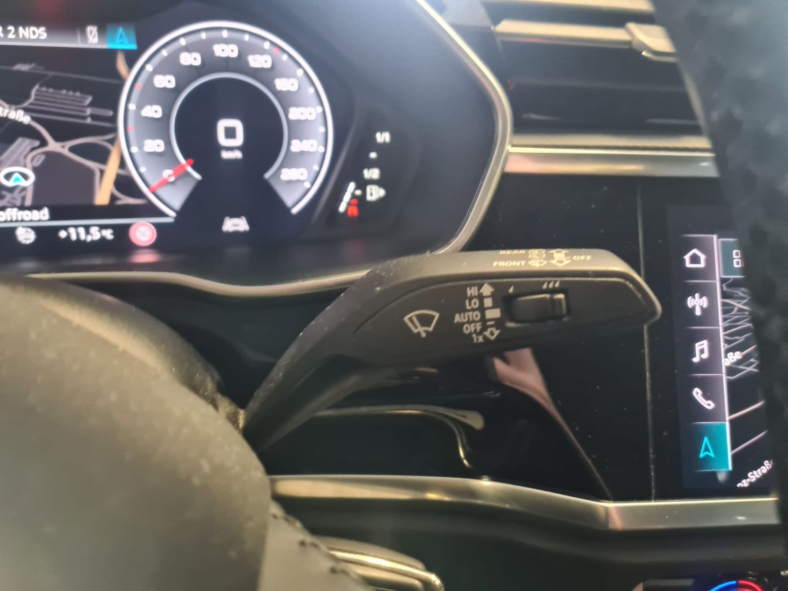 Fahrzeugabbildung Audi Q3 35 TFSI advanced / LED / AHK / KAMERA