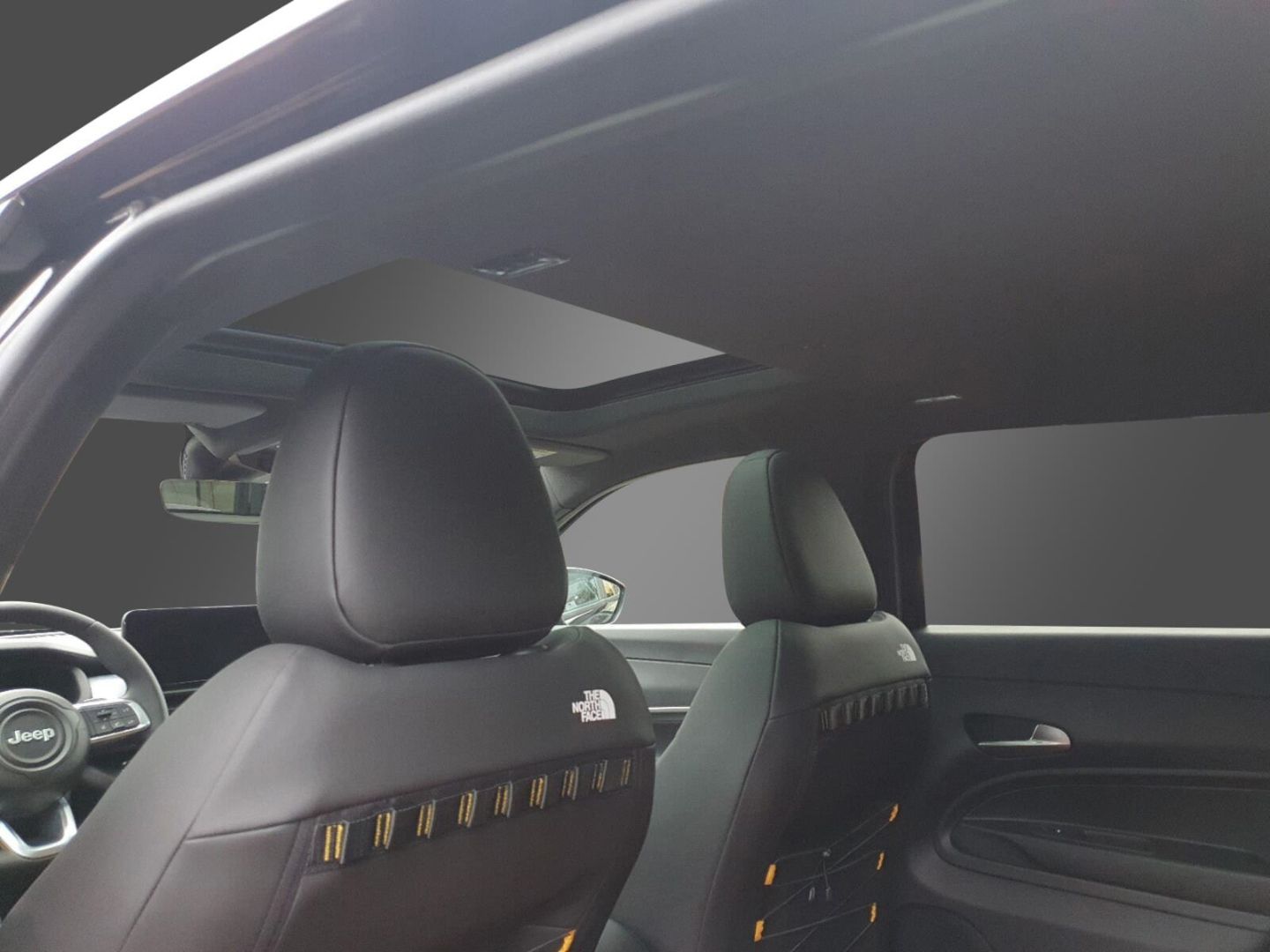 Fahrzeugabbildung Jeep Avenger The North Face 4xe -sofort-Panoramadach-