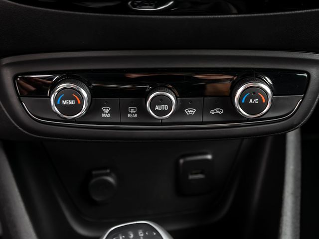 Opel Crossland 120 Jahre Kamera Park & Go Paket LED